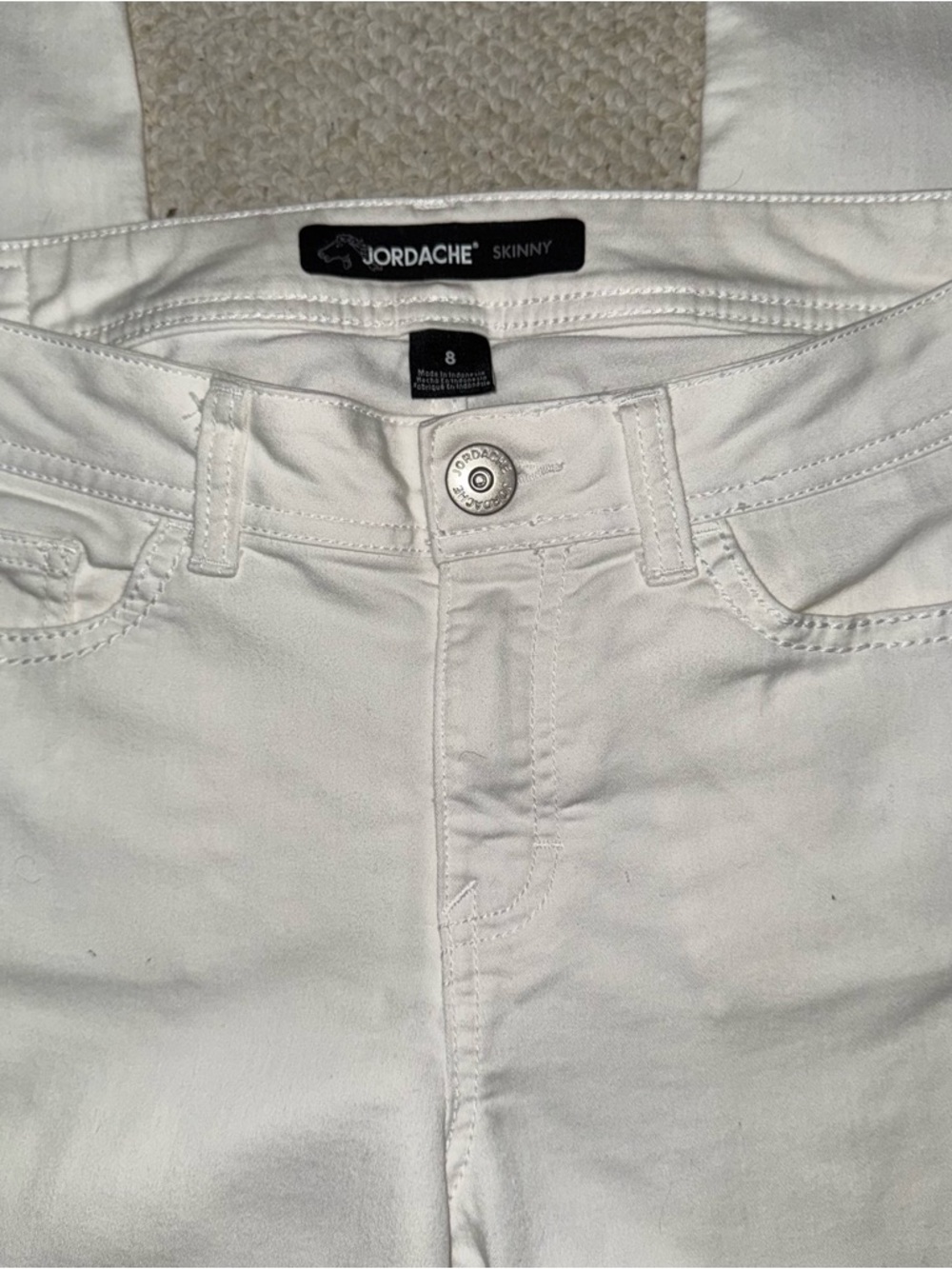 White Jordache Extra Stretch Skinny Jeans, Sz 8 - Picture 4 of 10